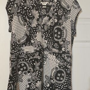 Black and White Patterned Women's Top